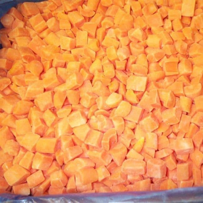 Carrot pieces IQF (10x10 mm) - 10 kg box